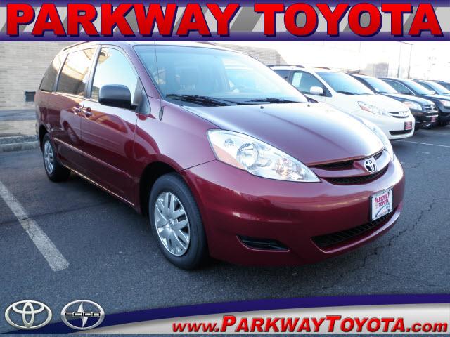Photo of 2008 Toyota Sienna