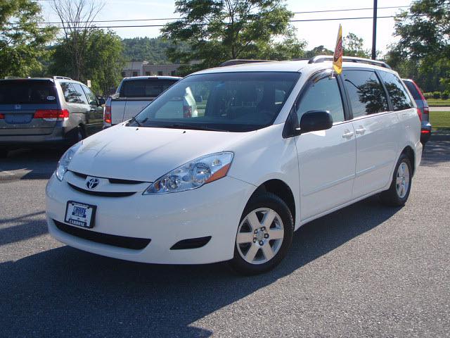 Photo of 2007 Toyota Sienna