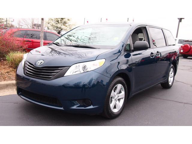 Photo of 2012 Toyota Sienna