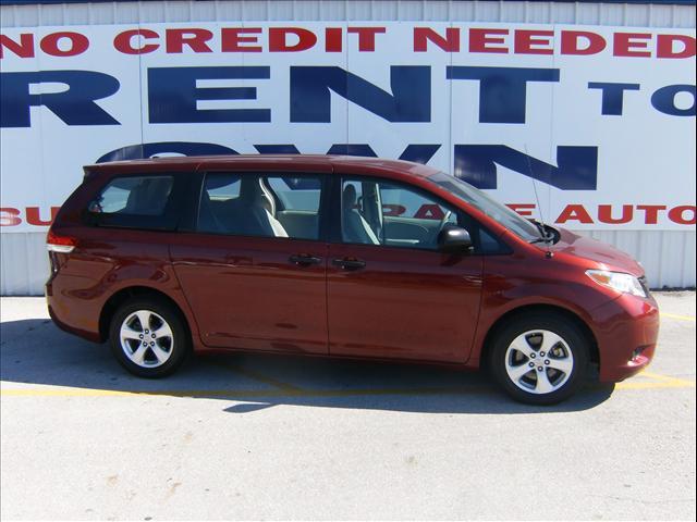 Photo of 2011 Toyota Sienna