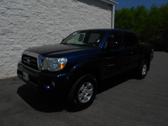 Photo of 2005 Toyota Tacoma