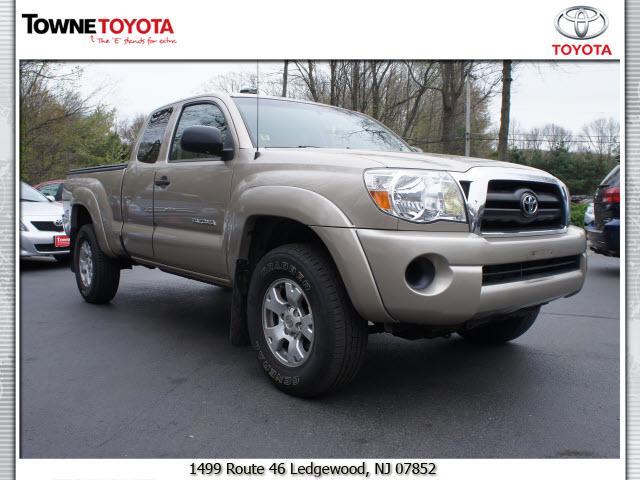 Photo of 2006 Toyota Tacoma