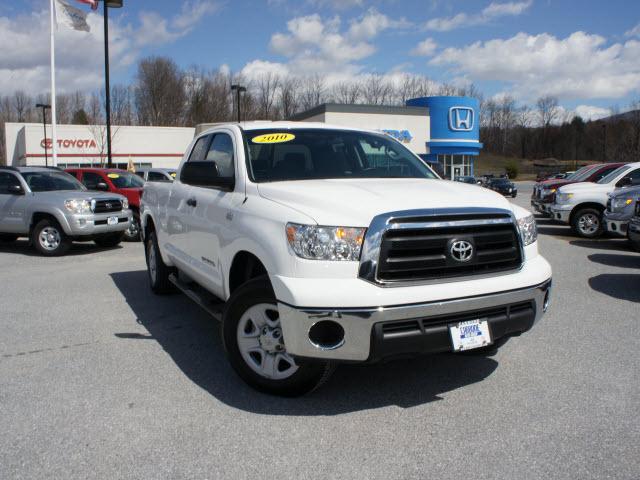 Photo of 2010 Toyota Tundra