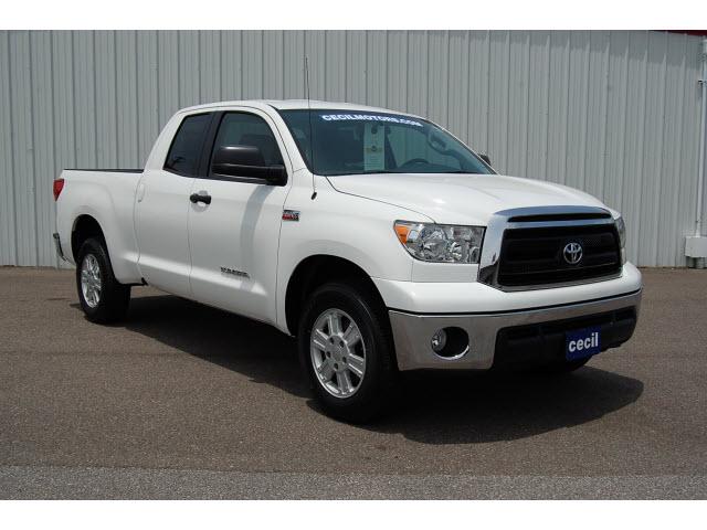 Photo of 2011 Toyota Tundra