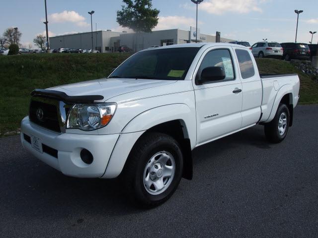 Photo of 2011 Toyota Tacoma