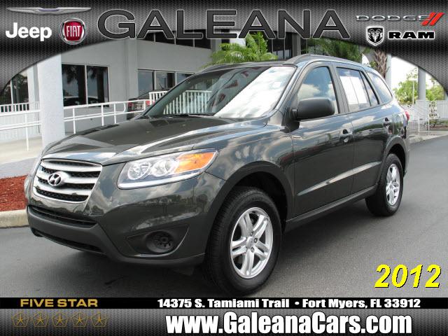 Photo of 2012 Hyundai Santa Fe