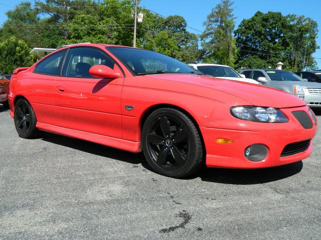 Photo of 2004 Pontiac GTO