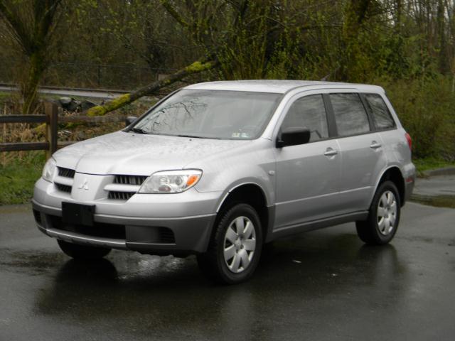Photo of 2005 Mitsubishi Outlander