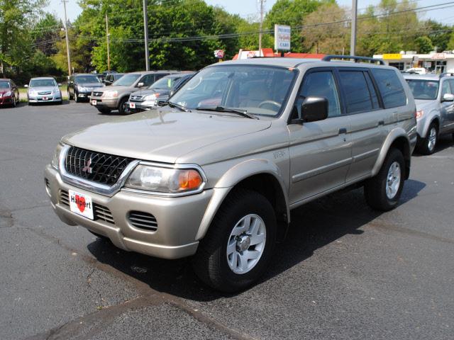 Photo of 2002 Mitsubishi Montero Sport