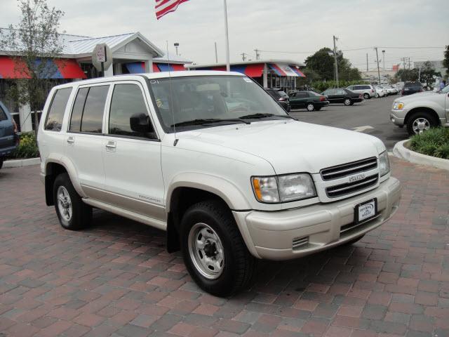 Photo of 2001 Isuzu Trooper