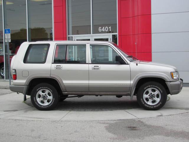 Photo of 2001 Isuzu Trooper