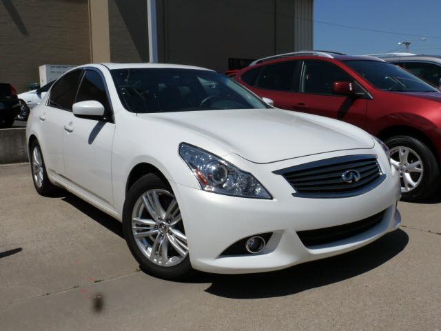 Photo of 2010 Infiniti G37