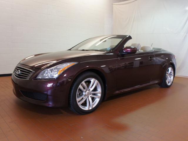 Photo of 2010 Infiniti G37 Convertible
