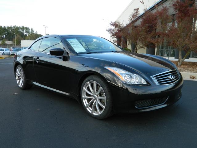 Photo of 2010 Infiniti G37 Convertible