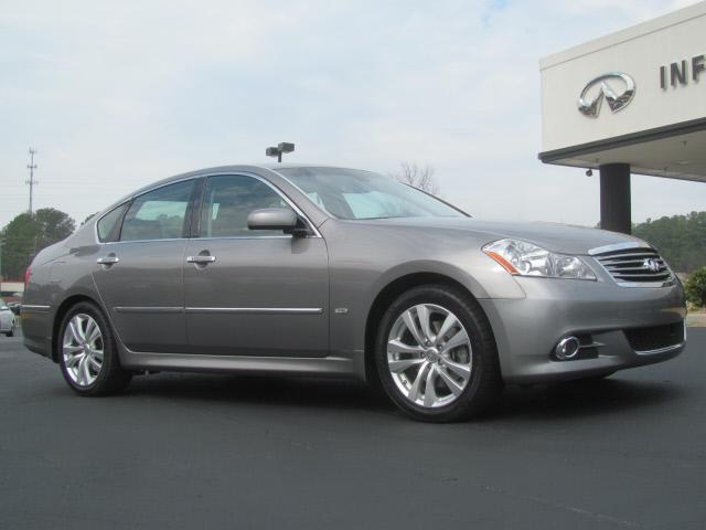 Photo of 2010 Infiniti M35