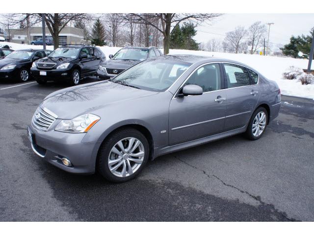 Photo of 2010 Infiniti M35