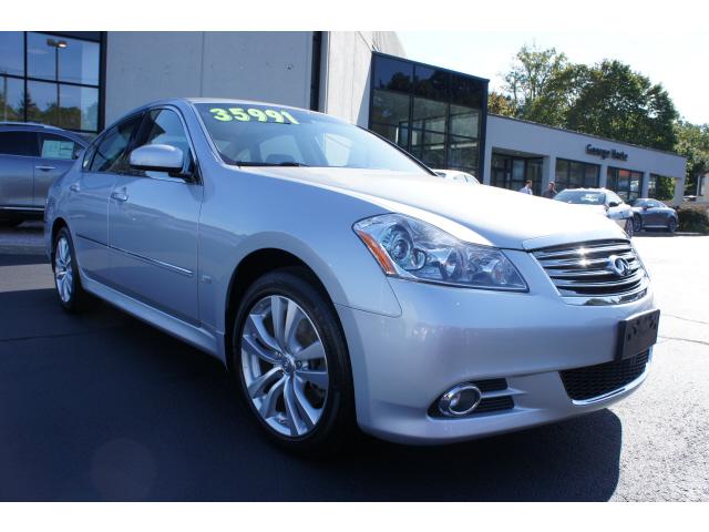 Photo of 2010 Infiniti M35