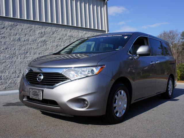 Photo of 2011 Nissan Quest