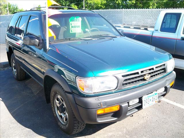 Photo of 1997 Nissan Pathfinder