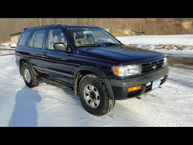 Photo of 1997 Nissan Pathfinder