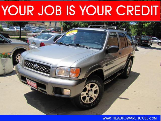Photo of 1999 Nissan Pathfinder