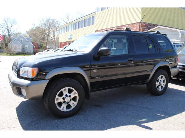 Photo of 1999 Nissan Pathfinder