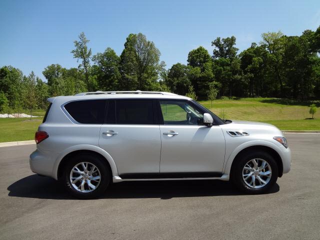 Photo of 2011 Infiniti QX56