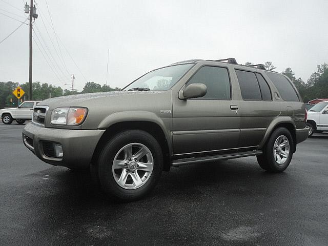 Photo of 2004 Nissan Pathfinder