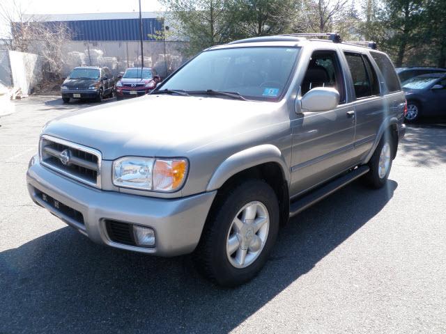 Photo of 2001 Nissan Pathfinder