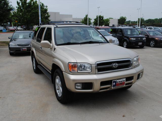 Photo of 2001 Nissan Pathfinder