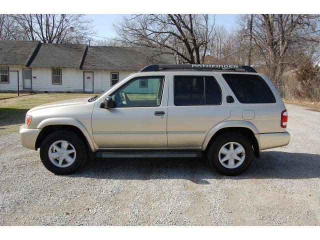 Photo of 2002 Nissan Pathfinder