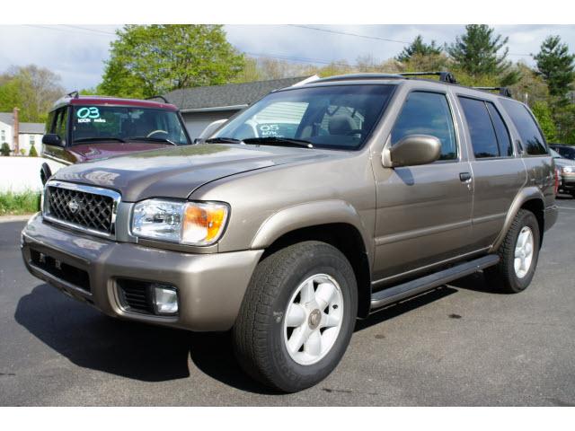 Photo of 2001 Nissan Pathfinder