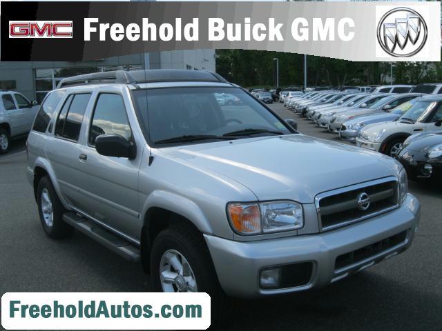 Photo of 2004 Nissan Pathfinder