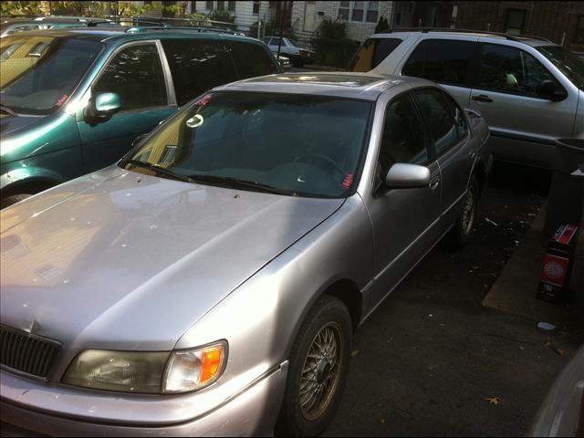 Photo of 1996 Infiniti I30