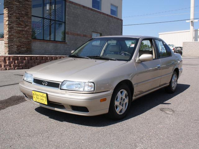 Photo of 1996 Infiniti G20