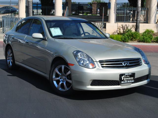 Photo of 2005 Infiniti G35