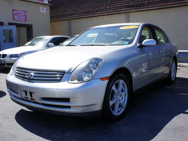Photo of 2004 Infiniti G35