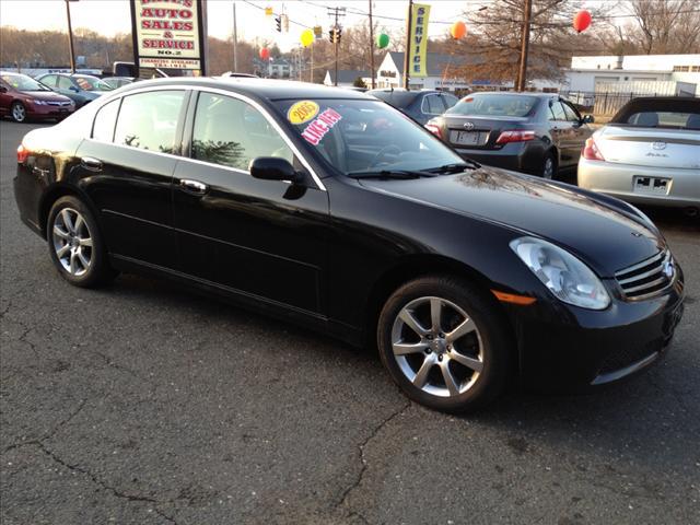 Photo of 2005 Infiniti G35