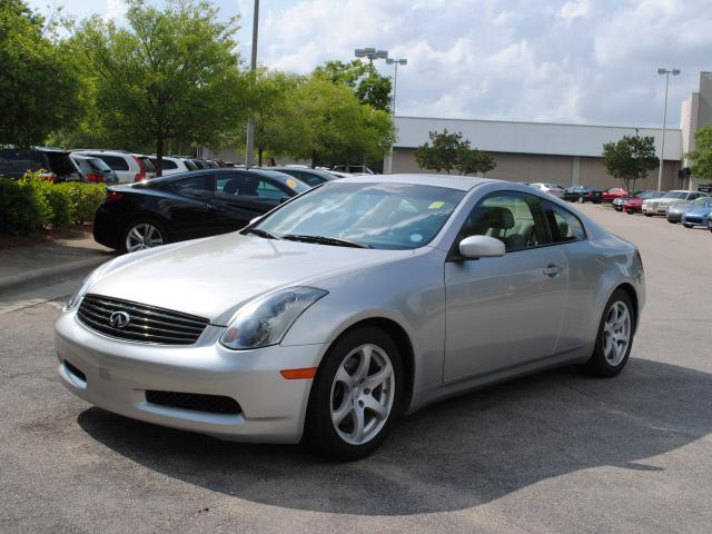 Photo of 2005 Infiniti G35