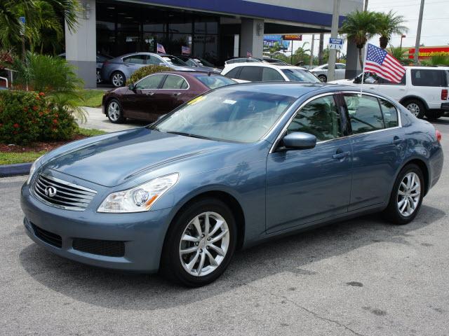 Photo of 2009 Infiniti G37 Sedan