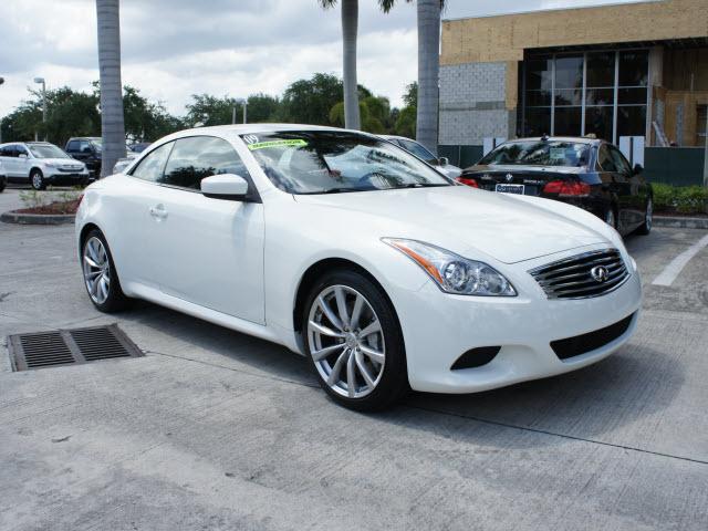 Photo of 2009 Infiniti G37 Convertible