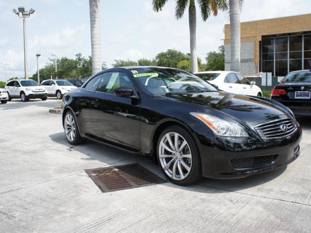 Photo of 2009 Infiniti G37 Convertible