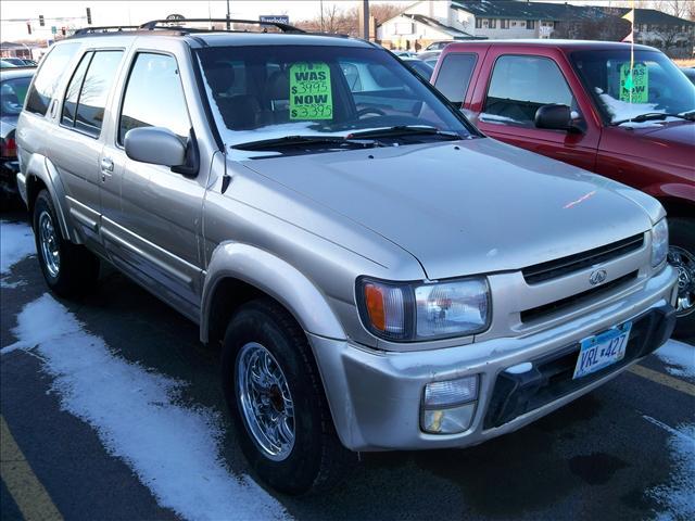 Photo of 1997 Infiniti QX4