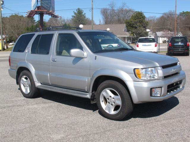 Photo of 2003 Infiniti QX4