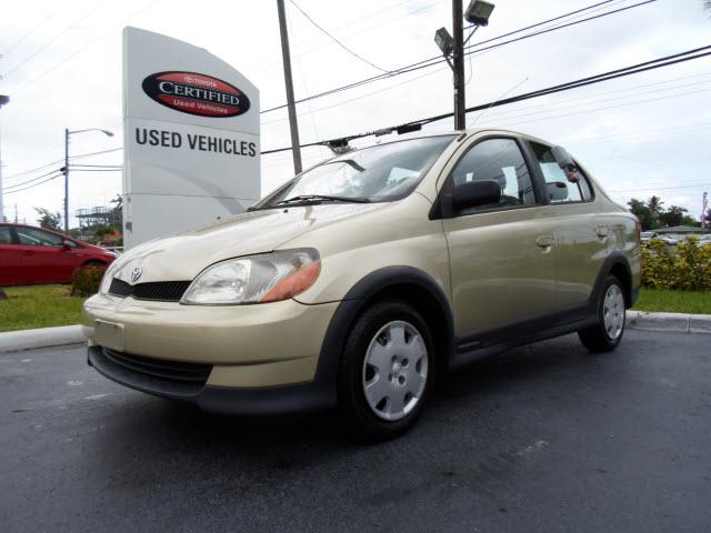 Photo of 2002 Toyota ECHO