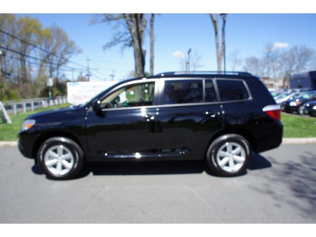 Photo of 2010 Toyota Highlander