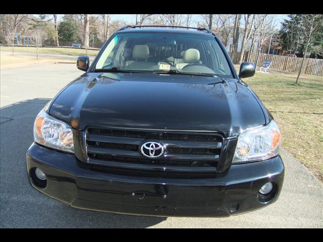 Photo of 2004 Toyota Highlander