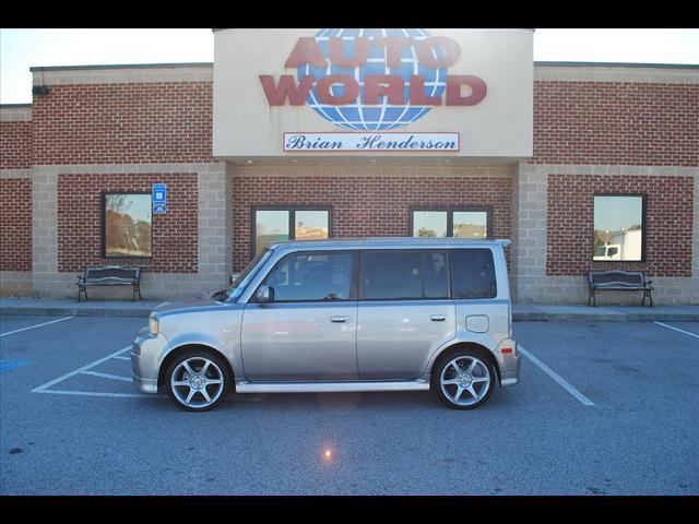 Photo of 2004 Scion xB