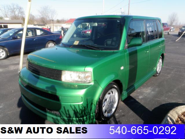 Photo of 2006 Scion xB