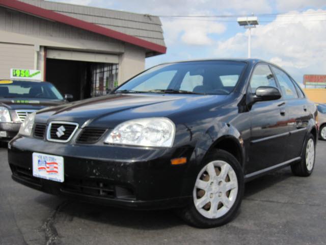 Photo of 2004 Suzuki Forenza